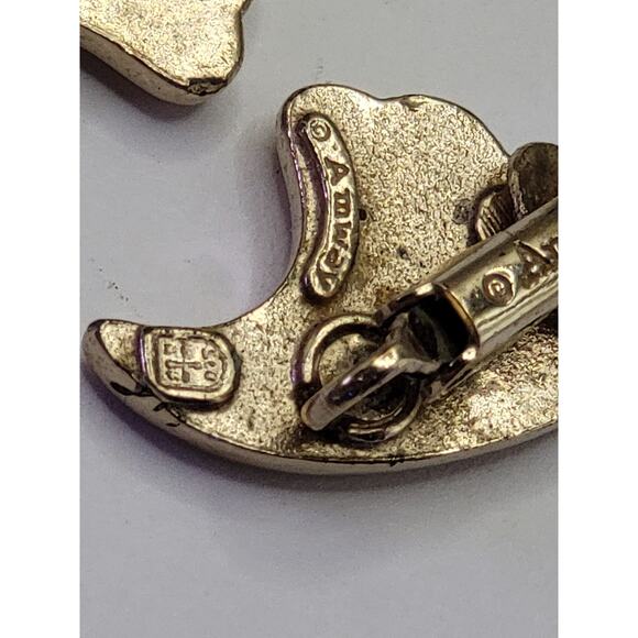 Vintage Amway Gold Tone Clip On Earrings Sculpted Wave Design 1980s - Picture 9 of 11